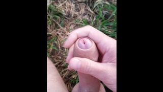Horny Dude Wank Dick in the Middle of a Field - SoloXman