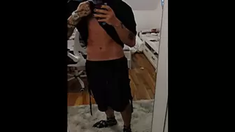 Heißer tätowierter daddy sucht nasty bitches zum traden (add Me on snap @YoungAyo)