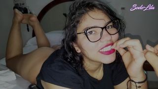 Slutty bitch proposes with her eyes that I fuck her behind - SodoLila