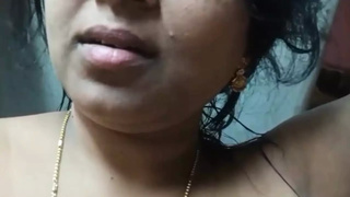 Tamil ponnu nasty talking with boobies showing clearly in Tamil South Indian slut romance movie calling for stepbrother