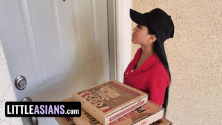 Pizza Delivery Chinese Princess Gets Stuck In The Window & She Has To Blow two Unhelpful Rods - TeamSkeet