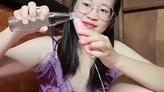 Fine Chinese skank moaning with pleasure