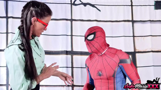 Wild MILF Sofie Marie Gives Spiderman An Amazing Blowjoba